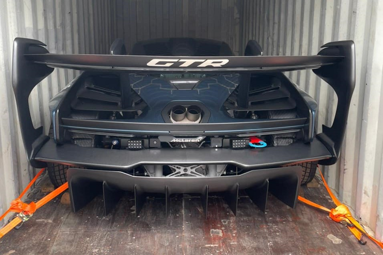 Tại thị trường nước ngoài, mức giá xe McLarren Senna GTR khi vừa ra bán từ khoảng hơn 2 triệu USD (tương đương 50 tỷ đồng), hiện chưa rõ khi về Việt Nam xe có giá bao nhiêu nhưng chắc chắn sẽ rất đắt đỏ.