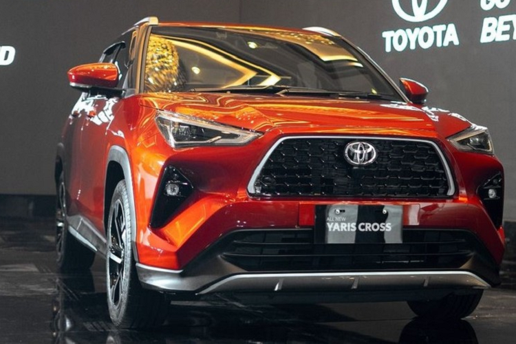 Mẫu xe SUV Toyota Yaris Cross 2023 đang bán ở những thị trường trước đó vốn dùng cơ sở gầm bệ TNGA-B. Trong khi đó, Yaris Cross 2023 ra mắt tại Indonesia lại được phát triển dựa trên cơ sở gầm bệ DNGA, tương tự Vios thế hệ mới, Veloz Cross và Raize. Nguyên nhân là bởi mẫu SUV cỡ B này được phát triển dành cho những thị trường đang nổi, bao gồm cả Việt Nam.