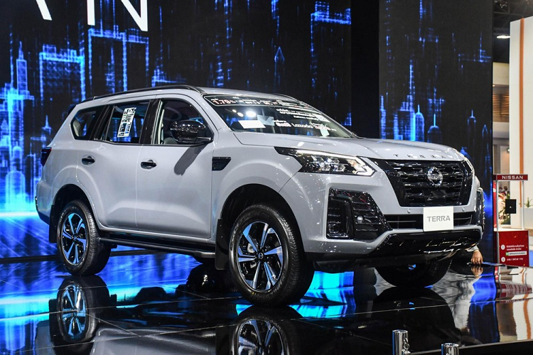 Với việc mẫu xe SUV Nissan Terra Sport 2023 ra mắt Thái Lan - đất nước xuất khẩu chính các dòng xe bán tải và SUV 7 chỗ sang thị trường Việt Nam - thì việc mẫu xe này về nước ta cũng ngày một đến gần.