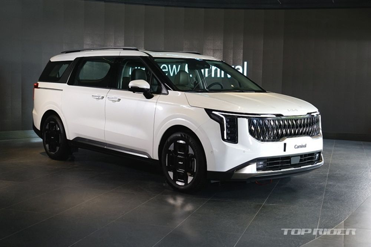 Hôm qua, Kia đã chính thức công bố ra mắt Carnival phiên bản nâng cấp giữa vòng đời. Mức giá xe Kia Carnival 2024 khởi điểm là 34,7 - 96,5 triệu won (tương đương 645 triệu - 1,8 tỷ đồng) và 3 tùy chọn nội thất, gồm bản 4 chỗ, 7 chỗ và 9 chỗ.