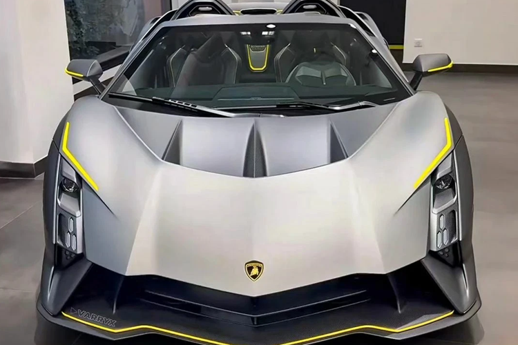Được giới thiệu toàn cầu vào tháng 2/2023, Lamborghini Autentica và Invencible là 2 mẫu siêu xe hàng thửa được chế tạo trên nền tảng chiếc Aventador Ultimae, đánh dấu sự kết thúc của thời kỳ sử dụng động cơ hút khí tự nhiên thuần túy của các dòng xe đầu bảng.