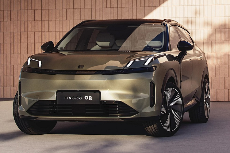 Hôm nay, ngày 2/8/2023, thương hiệu Haval của hãng xe Trung Quốc Great Wall Motor (GWM) đã chính thức ra mắt Việt Nam với sản phẩm đầu tiên là H6. Không chỉ Haval, trong tuần này, lại sắp có thêm một thương hiệu ôtô Trung Quốc khác, đó là Lynk &amp; Co về Việt Nam. Cụ thể, vào ngày 5/8/2023 tới đây, Lễ ký kết hợp đồng nhập khẩu và phân phối xe ôtô Lynk &amp; Co sẽ chính thức diễn ra tại Hà Nội.