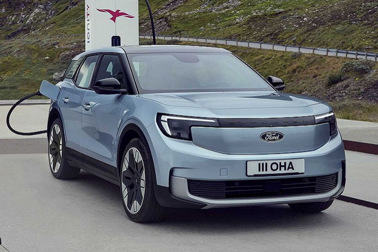  Ford Explorer EV chạy điện là một phần trong kế hoạch điện khí hóa toàn bộ dòng sản phẩm của Ford ở châu Âu vào năm 2030. Được phát triển dành riêng cho thị trường châu Âu, Ford Explorer EV là mẫu xe đầu tiên của hãng xe Mỹ sử dụng kiến trúc MEB của Tập đoàn Volkswagen, như một phần của sự hợp tác giữa Ford và VW. Ford Explorer EV sẽ được lắp ráp tại nhà máy của Ford ở Cologne, Đức.