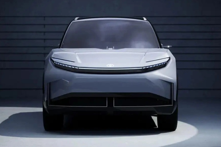 Toyota Urban Crossover chạy điện sẽ được phát triển trên hệ thống khung gầm e-TNGA giống bZ4X, xe sở hữu kích thước dài x rộng x cao lần lượt là 4.300 x 1.820x 1.620 mm. Với kích thước này, Urban Crossover sẽ “chung mâm” với Toyota Yaris Cross.