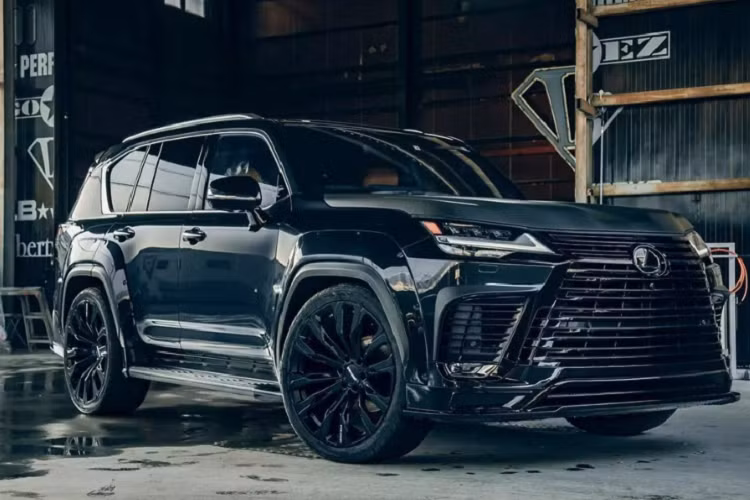 Dù vậy, đã có không ít đại gia Việt sẵn sàng chi tiền tỷ độ Liberty Walk cho loạt siêu xe trị giá từ 10 đến 30 tỷ đồng như Lamborghini Aventador LP700-4, Ferrari 488, Ferrari 458 Italia, McLaren 650S.