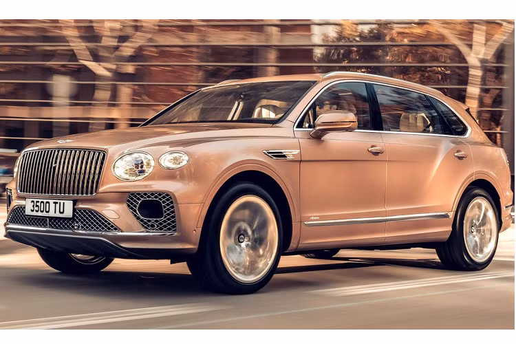 Lý do được đưa ra là có thể do nước này thực hiện chính sách Zero Covid-19 trong năm 2022 khiến nhiều thành phố lớn bị phong tỏa trong nhiều tháng, các đại lý không thể bán và nhập được xe.