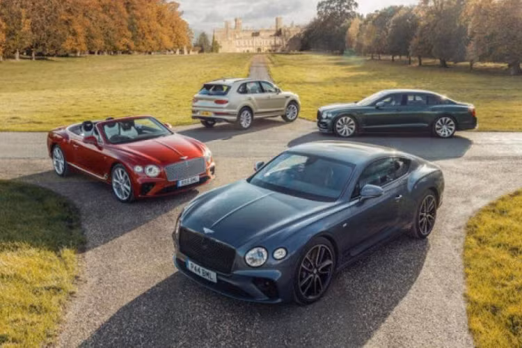 Điều này đã nâng giá bán xe trước thuế trung bình của Bentley lên gần 30% thành 220.000 euro/chiếc vào năm 2022, trong khi năm 2018 chỉ từ 170.000 euro.