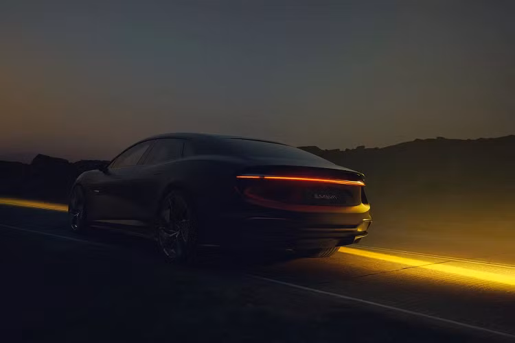 Sau Eletre và Emeya, Lotus Cars đặt lộ trình giới thiệu 2 mẫu xe mới nữa cho đến năm 2026, tất cả đều được ra đời từ nhà máy ở Trung Quốc. Năm 2025 sẽ có mẫu xe Type 134 ở phân khúc SUV phổ thông, còn năm 2026 sẽ có chiếc xe thể thao Type 135.