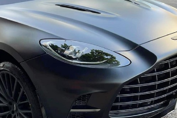 Hình ảnh mới nhất về chiếc xe SUV hạng sang tốc độ DBX 707 của ông Đặng Lê Nguyên Vũ trong sáng ngày mùng 7 Tết vừa qua cho thấy xe chỉ mới lăn bánh được 99 km.