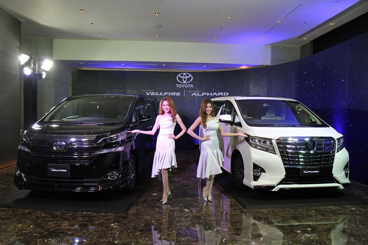 Trong tháng 6/2023 vừa qua, hãng Toyota đã bán được 15 chiếc Alphard cho khách hàng Việt Nam. Cộng dồn nửa đầu năm nay, "chuyên cơ mặt đất" này đã đạt doanh số 64 xe. Con số này tuy không cao nhưng vẫn khá ấn tượng với một mẫu xe có giá lên đến 4,37 tỷ đồng như Toyota Alphard.