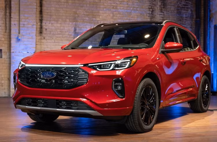 Sau EcoSport, Ford tiep tuc “khai tu” mau xe SUV Escape