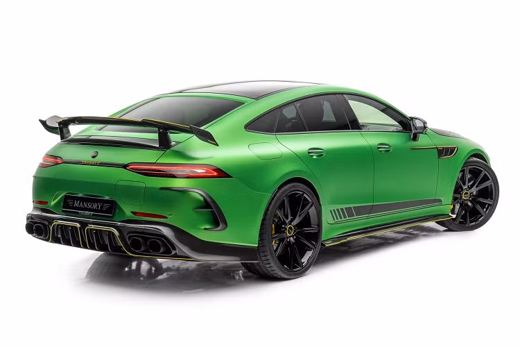 Ở Đức, mức giá xe Mercedes-AMG GT 63 S E Performance nguyên bản có ức bán ra từ khoảng 222.000 USD (khoảng gần 5 tỷ đồng).