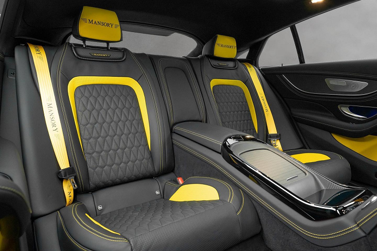 Khả năng tăng tốc của AMG GT 63 S E Performance Mansory từ 0-100 km/h trong 2,8 giây và tốc tối đa 320 km/h. Bên cạnh đó, hệ thống ống xả được nâng cấp mới mang đến âm thanh đầy phấn khích mỗi khi thốc ga tăng tốc.