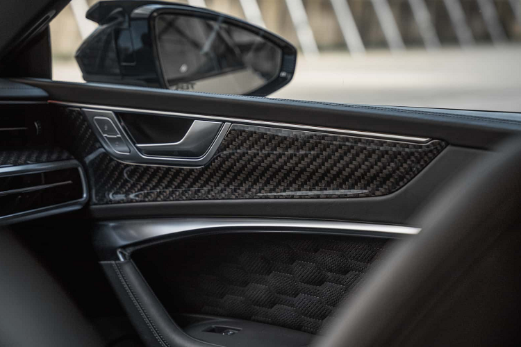 ABT ước tính tài xế có thể đi được (1.864 dặm) 3.000 km trước khi phải nạp thêm nước và ethanol. Ứng dụng myABT sẽ hiển thị đầy đủ bình chứa. Chủ xe cần đặt thêm dung dịch IWI từ ABT.