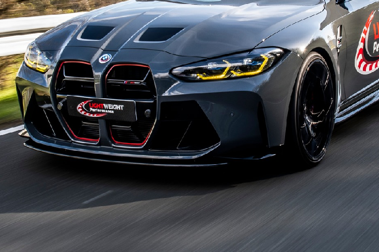 Bản tiêu chuẩn BMW M3 Touring trang bị khối động cơ 6 xy-lanh thẳng hàng dung tích 3.0L, sản sinh công suất 510 mã lực và mô-men xoắn 650 Nm. Nhờ vào nâng cấp ống xả, sức mạnh đã tăng 15 mã lực.