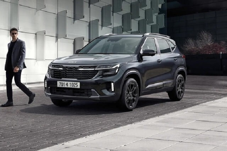 Chủ sở hữu xe của bất kỳ mẫu xe nào trong số này nên đến đại lý gần nhất để được thay thế cầu chì. Thư thông báo sẽ được Hyundai và Kia gửi đến khách hàng có xe bị ảnh hưởng vào tháng 11 năm nay. Hyundai đưa ra khuyến cáo rằng những phương tiện bị ảnh hưởng nên được đậu cách xa nhà và các công trình kiến trúc khác.