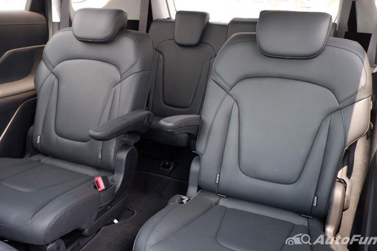 Riêng bản Prime cao cấp nhất của dòng MPV này ở thị trường Indonesia sẽ có thêm cánh lướt gió bên sườn, phanh tay điện tử với tính năng tự động giữ phanh tạm thời và phanh đĩa sau. Đây là những cải tiến quan trọng của mẫu MPV này. Vào thời điểm ra mắt cách đây 1 năm, Hyundai Stargazer từng bị không ít khách hàng Indonesia chê bai vì thiếu phanh tay điện tử và dùng phanh tang trống sau.