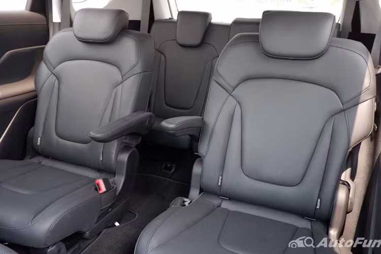 Riêng bản Prime cao cấp nhất của dòng MPV này ở thị trường Indonesia sẽ có thêm cánh lướt gió bên sườn, phanh tay điện tử với tính năng tự động giữ phanh tạm thời và phanh đĩa sau. Đây là những cải tiến quan trọng của mẫu MPV này. Vào thời điểm ra mắt cách đây 1 năm, Hyundai Stargazer từng bị không ít khách hàng Indonesia chê bai vì thiếu phanh tay điện tử và dùng phanh tang trống sau.