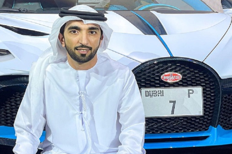  P7 (Dubai): 14,9 triệu USD (366 tỷ đồng) Tháng 4/2023, một nhà đấu giá giàu có tại Các Tiểu vương quốc Arab Thống nhất đã bỏ ra gần 15 triệu USD (366 tỷ đồng) để sở hữu chiếc biển số xe siêu hiếm chỉ gồm ký tự P và số 7 cho chiếc Bugatti của mình. Tuy nhiên, sau đó khoảng một tháng, người ta lại bất ngờ bắt gặp chiếc biển P7 này trên một chiếc Tesla Model 3.