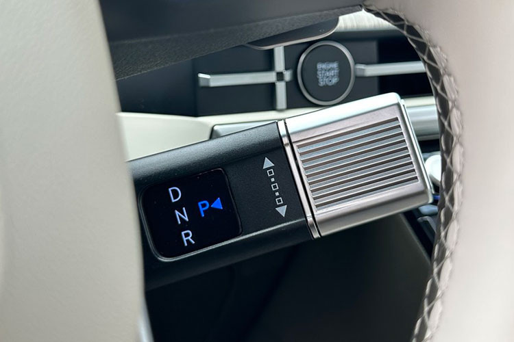 Tại thị trường Hàn Quốc, Hyundai SantaFe 2024 mới sẽ có 2 tùy chọn động cơ, đầu tiên là máy xăng 4 xi-lanh, tăng áp, dung tích 2.5L với công suất tối đa 281 mã lực và mô-men xoắn cực đại 422 Nm.