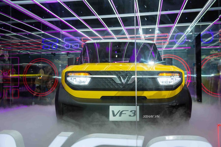 VinFast cũng cho biết thêm " Chúng tôi đang nghiên cứu về thị trường của Vinfast VF3 tại Mỹ, sau những phản hồi tích cực của các nhà phân phối. Thông tin chi tiết hơn sẽ được thông báo sau". Duke Hale – chuyên gia cố vấn thị trường của VinFast cho biết, tháng trước, hãng xe điện Việt Nam đã mang VF 3 đến giới thiệu tại các đại lý ở Tampa, Florida và Dallas,Texas.