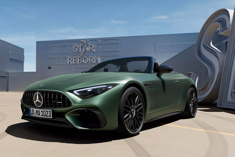 Sở hữu công suất lên tới 816 mã lực, Mercedes-AMG SL63 S E Performance 2024 mới là chiếc xe thể thao đường trường SL-Class mạnh mẽ nhất từ trước đến nay. Hãng xe Đức đã tạo nên một hệ thống truyền động hybrid sạc điện PHEV có thông số hết sức ấn tượng, chủ yếu nhờ vào sự hiện diện của động cơ xăng V8.