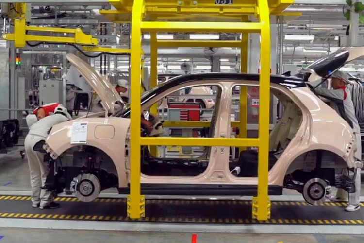 Được biết, GWM hiện đang thúc đẩy việc thương lượng với các nhà cung cấp linh kiện để chuẩn bị khởi động dây chuyền lắp ráp Ora Good Cat ở Thái Lan vào quý I năm 2024. Ngoài ra, GWM còn có hứng thú với việc xây dựng nhà máy sản xuất pin ô tô điện tại Thái Lan nhưng cần nghiên cứu thêm.