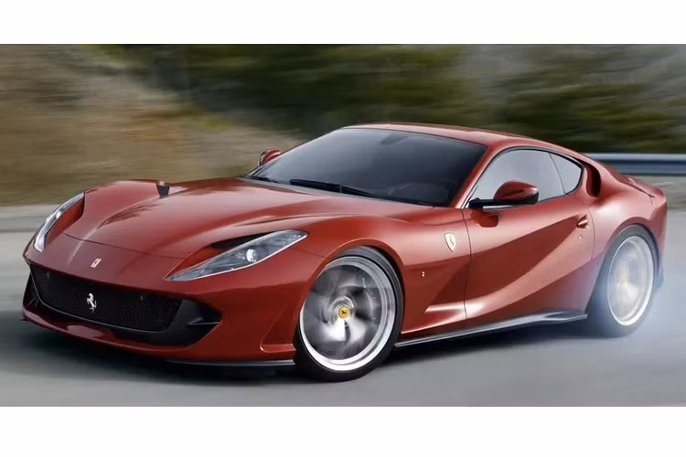 Khối động cơ V12 dung tích 6.5L trên Ferraro 812 Superfast giúp tạo ra công suất 789 mã lực cùng mô-men xoắn 718 Nm. Kết hợp cùng hộp số tự động ly hợp kép 7 cấp, Ferrari 812 Superfast có thể đạt tốc độ tối đa 340 km/h, đồng thời sở hữu khả năng tăng tốc lên 100 km/h chỉ trong 2,9 giây từ vị trí đứng yên.