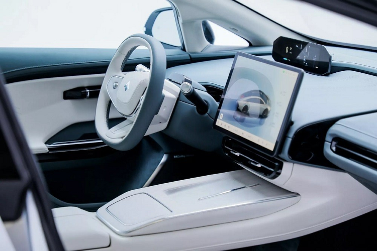 Được phát triển dựa trên cơ sở gầm bệ dành riêng cho ô tô điện AEP3.0 của thương hiệu Aion, Hyper GT hiện chỉ có 1 mô-tơ điện nằm trên cầu sau. Mô-tơ này tạo ra công suất tối đa 340 mã lực và mô-men xoắn cực đại 434 Nm.