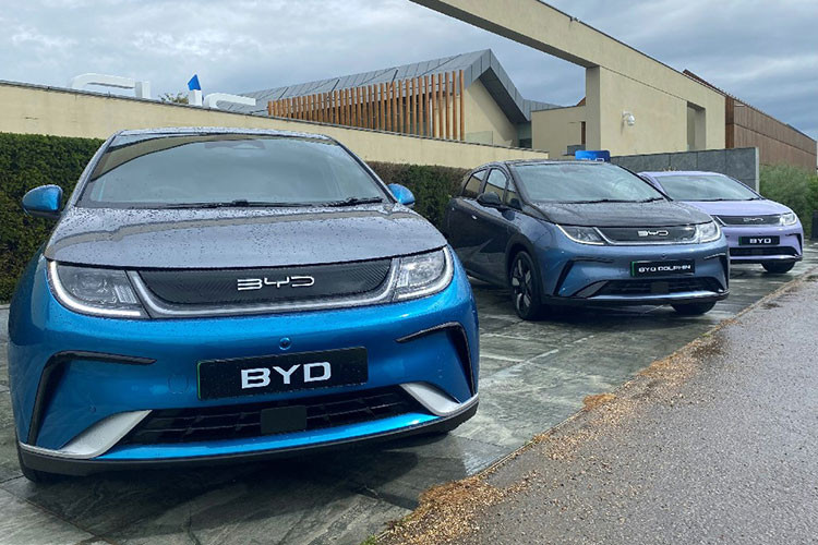 Mẫu xe BYD Seal chỉ xuất khẩu được 7.197 chiếc trong năm nay. Tuy nhiên, nó có mức tăng trưởng đáng kể nhất khi tăng gấp ba lần số lượng giao hàng ra nước ngoài, từ 1.600 chiếc trong tháng 8 lên 4.803 chiếc trong tháng 9.