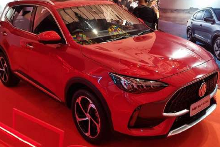 Không chỉ tiện nghi, mẫu xe này còn có gói công nghệ an toàn Advanced Synchronized Protection System, bao gồm 26 tính năng khác nhau như hệ thống phát hiện điểm mù, cảnh báo phương tiện cắt ngang khi lùi, cảnh báo va chạm khi mở cửa, hỗ trợ chuyển làn đường