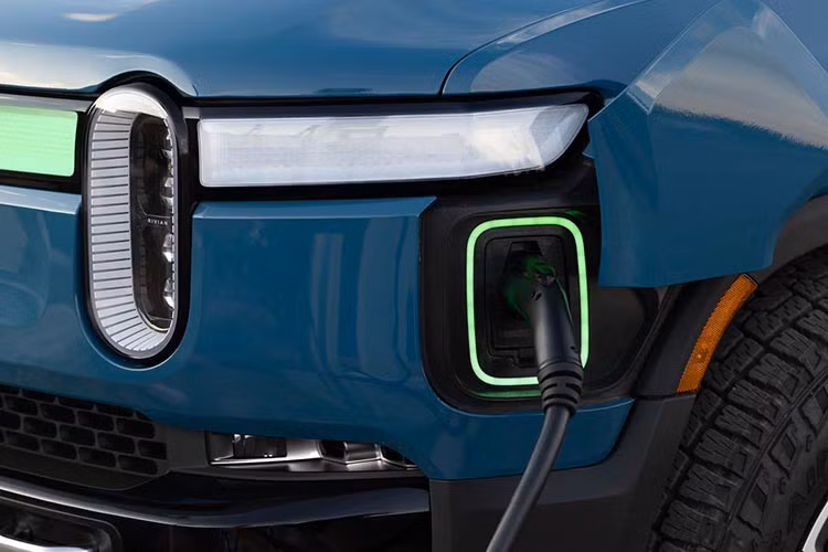 SUV dien Rivian R2S 2024 chot lich ra mat, 