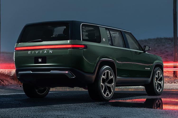 Theo các báo cáo, doanh thu của Rivian trong quý IV/2022 đạt 663 triệu USD (gần 16 nghìn tỷ đồng) với 8.054 chiếc xe được giao đến tay khách hàng. Doanh thu cả năm của hãng đạt 1,7 tỷ USD (hơn 40 nghìn tỷ đồng) và bàn giao tổng cộng 20.332 chiếc xe.
