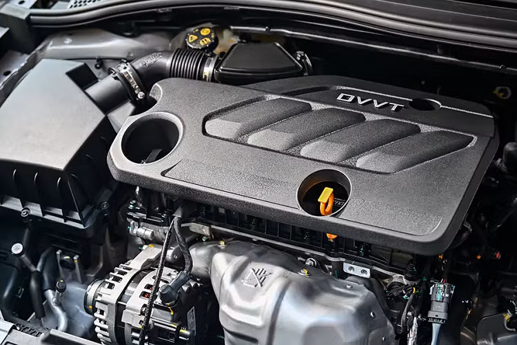 Cuối cùng là những trang bị an toàn như 4 túi khí, camera 360 độ, hệ thống cân bằng điện tử, kiểm soát phanh khi ôm cua, hỗ trợ khởi hành ngang dốc, cảnh báo phanh khẩn cấp và cảm biến hỗ trợ đỗ xe phía sau. 