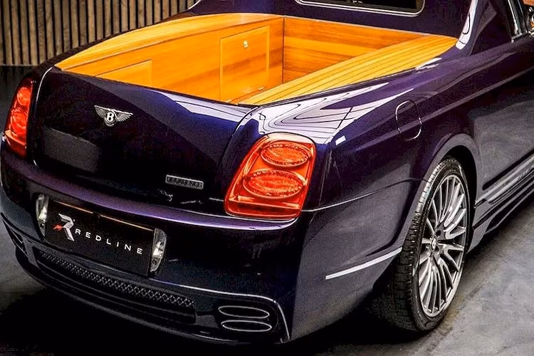 Hiện tại, bản độ Bentley Continental Flying Spur độc nhất vô nhị này đang được rao bán trên mạng xã hội với giá 189.000 USD (hơn 4,5 tỷ đồng).