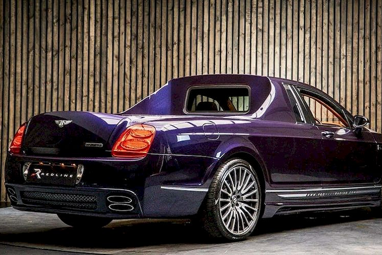 Theo chia sẻ của chủ xe, chiếc Bentley Continental Flying Spur nguyên bản có giá 165.000 USD (tương đương 3,8 tỷ đồng) vào thời điểm năm 2005.