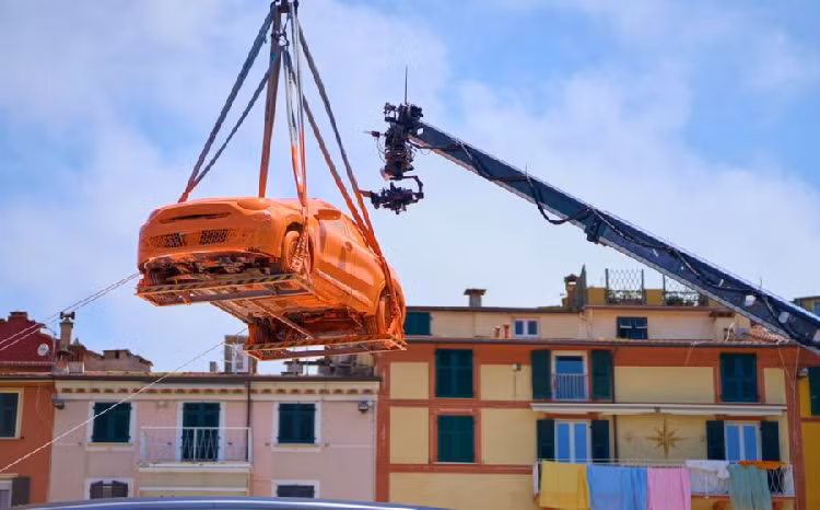 “Nhot” CEO ben trong Fiat 600e va nhung xe vao thung son khong lo