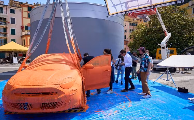 “Nhot” CEO ben trong Fiat 600e va nhung xe vao thung son khong lo-Hinh-3