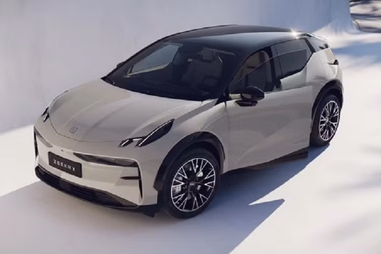 Được phát triển dựa trên nền tảng kiến trúc điện bền vững (SEA) của Geely, Zeekr X 2023 chạy điện sẽ được cung cấp các tùy chọn dẫn động cầu sau cho bản một động cơ và bốn bánh cho động cơ kép.