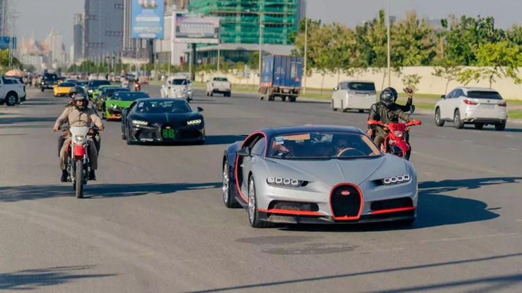 Nói về độ chịu chơi siêu xe của các đại gia ở Campuchia, có lẽ nhiều bạn trẻ mê xe ở nước ta không quá xa lạ, tuy nhiên, giới truyền thông châu Á và thế giới có thể chưa nắm bắt được, số lượng siêu xe của các đại gia ở xứ sở chùa tháp đã trên 300 chiếc, gần 20 xe mang biển số Campuchia thuộc dòng hypercar và megacar trong đó có Bugatti Chiron triệu đô. 