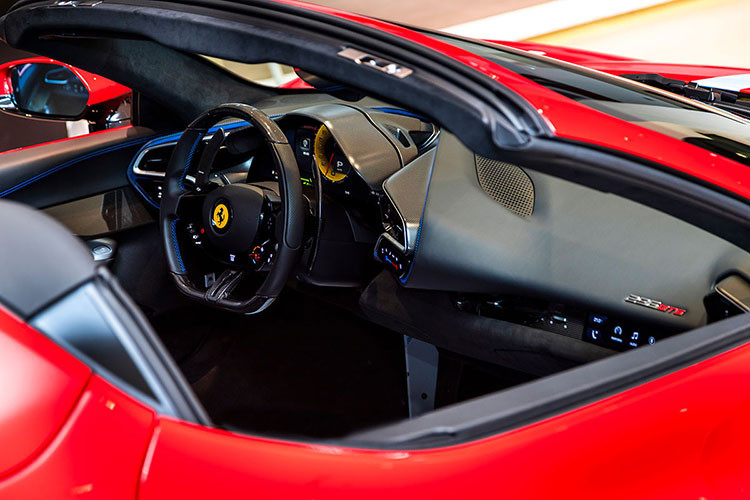 Ferrari 296 GTS hon 23 ty dong cua dai gia Bac Lieu ra bien so-Hinh-3