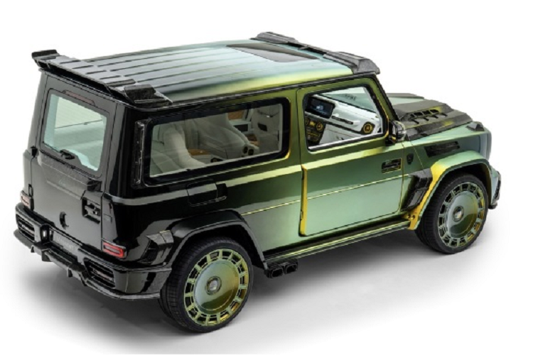 Nhìn tổng thể, xe vẫn giữ nguyên nhiều chi tiết tương đồng với chiếc Gronos EVO S mạnh 900 mã lực, từng được Mansory giới thiệu vào tháng 8 năm ngoái. Bên cạnh đó, phần cản trước, lưới tản nhiệt cũng như nắp capo của xe đã được hãng độ nước Đức tinh chỉnh khá nhiều.