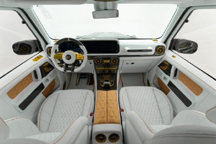 Ở gói nâng cấp này, Gronos Coupé EVO C gây ấn tượng với nhiều đường gân dập nổi được cắt xẻ táo bạo, đi cùng bộ mâm khí động học FD.15 với kích thước 24 inch.