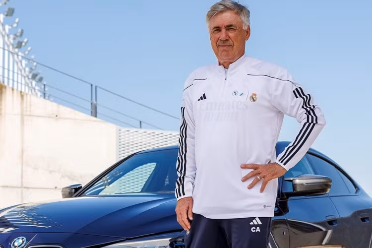 Khi các cầu thủ và nhân viên của câu lạc bộ tiếp tục cam kết phát triển khả năng di chuyển bền vững, BMW hy vọng rằng cuộc cách mạng xanh này sẽ tác động đến hàng triệu người hâm mộ của họ trên toàn thế giới.