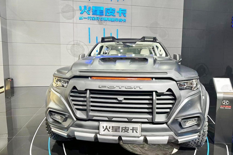 Vào ngày 18/4/2023, thương hiệu Foton Motor đã chính thức trình làng 2 chiếc xe bán tải Mars 7 và Mars 9 của mình cho khách tham quan tại triển lãm ô tô Thượng Hải 2023 nhìn ngắm. Chưa dừng lại đó, hãng xe Trung Quốc còn cho trưng bày 1 phiên bản sửa đổi xe bán tải Foton Mars 2023 mới đã nhận được nhiều sự quan tâm.