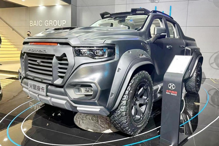 Được biết, chiếc xe này được phát triển dựa trên nền tảng xe bán tải cỡ lớn Foton Mars 7 và Mars 9, tuy nhiên, tổng thể trang bị ngoại thất lại mang phong cách thiết kế thiên về địa hình hơn so với 2 bản còn lại. Hiện giới chơi xe bán tải ở Trung Quốc cũng đang rất quan tâm liệu rằng chiếc xe Foton Mars sửa đổi đang trưng bày tại triển lãm ô tô Thượng Hải 2023 có được sản xuất hàng loạt trong tương lai hay không.