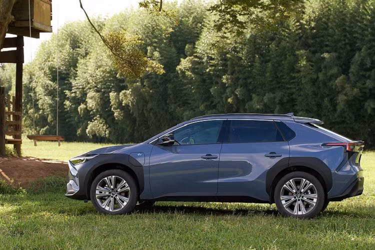 Hãng cũng khuyến cáo các chủ xe Solterra nằm trong đợt triệu hồi lần 2 này không lái xe cho đến khi vấn đề được giải quyết triệt để. Và chỉ những chủ xe bị triệu hồi trước đó mới phải thực hiện lần triệu hồi thứ 2 này.