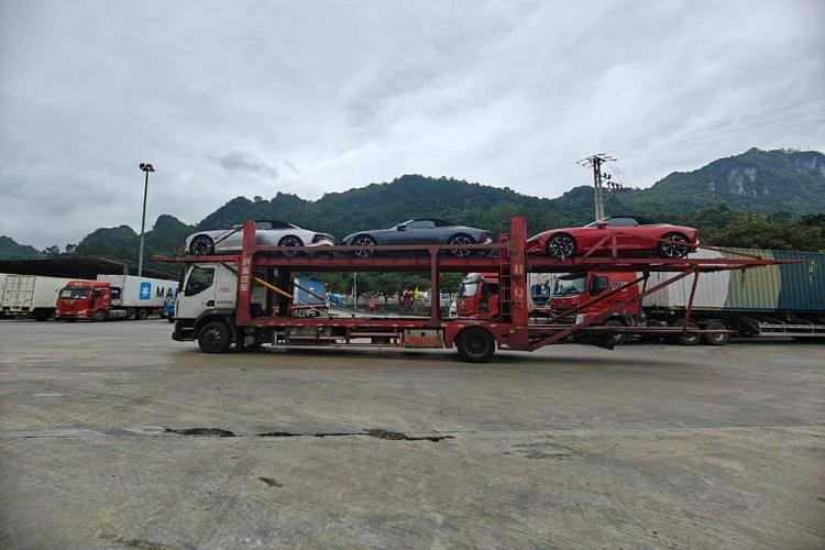 Tuy nhiên, khả năng MG Cyberster bán tại Việt Nam là khá thấp, ít nhất trong tương lai gần. Nguyên nhân là bởi MG Cyberster mới chính thức trình làng ở Trung Quốc trong triển lãm Ô tô Thành Đô 2023 diễn ra vào hồi tháng 8 năm nay và còn chưa được bán ra thị trường.