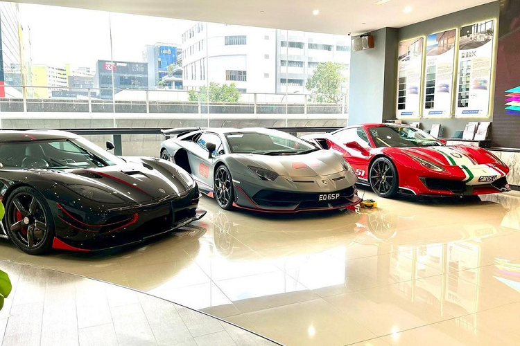 Để khám phá thêm về văn hóa ôtô của Quốc đảo sư tử, Larry Chen – một nhiếp ảnh gia chuyên về lĩnh vực ôtô đã thực hiện một chuyến hành trình tìm đến những tay chơi siêu xe nổi tiếng ở quốc gia này