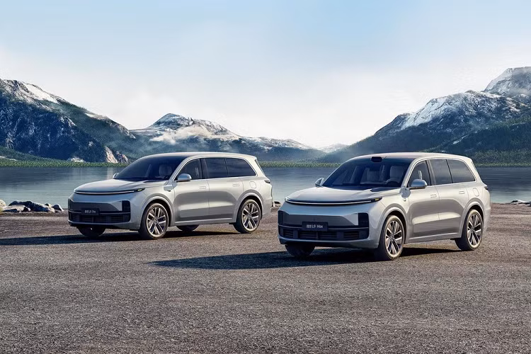 Như vậy, thay vì bỏ ra 459.800 nhân dân tệ (tương đương 1,5 tỷ đồng) để sở hữu Li Auto Max, khách hàng giờ đây chỉ cần chi từ 429.800 nhân dân tệ (tương đương 1,4 tỷ đồng) đã sở hữu chiếc crossover SUV hạng sang cỡ lớn này, với phiên bản Li Auto L9 Pro.